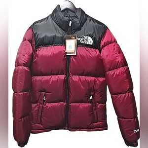 M Med US — The North Face Retro Nuptse Puffer Jacket [BOYSENBERRY/BLACK]